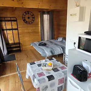 https://chalet-piscine-montech.midi-pyreneeshotels.com
